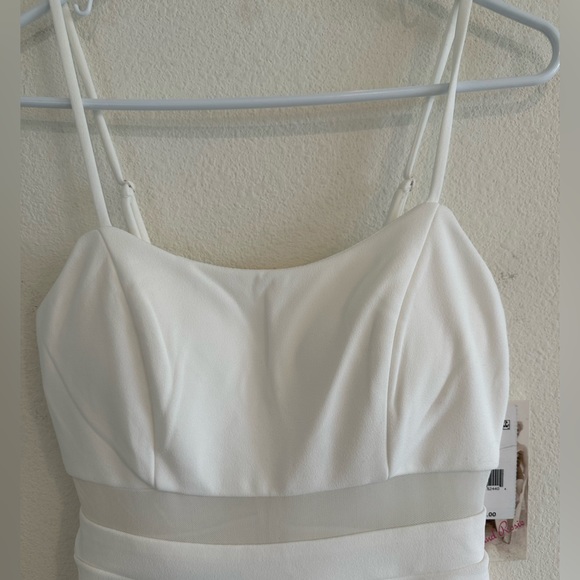 White Ruffled Flowy Dress - Picture 4 of 6